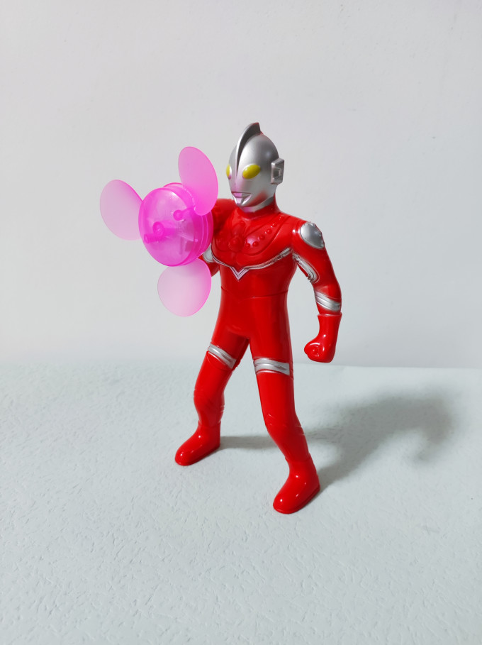 日韩动漫周边怎么样 谁能拒绝一个会发光还会散热的奥特曼_什么值得买