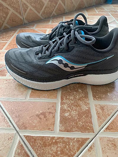 Saucony索康尼运动鞋