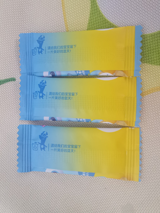 小鹿蓝蓝宝宝零食