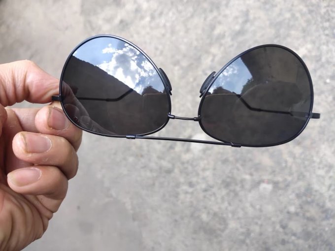 缘目太阳镜