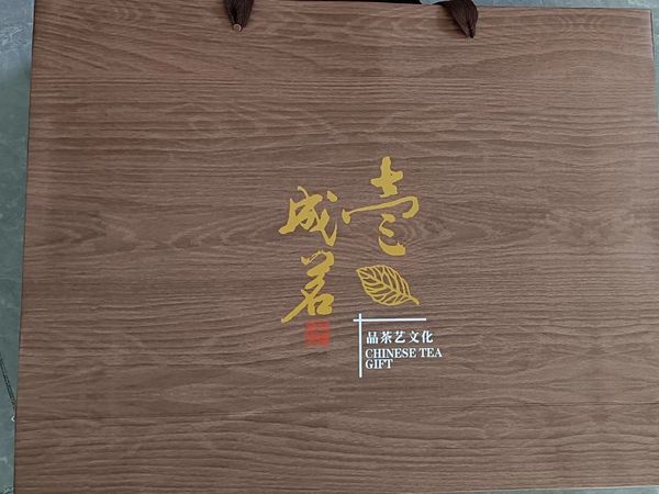 茶叶很好喝，杯子和茶壶也很有很有设计感