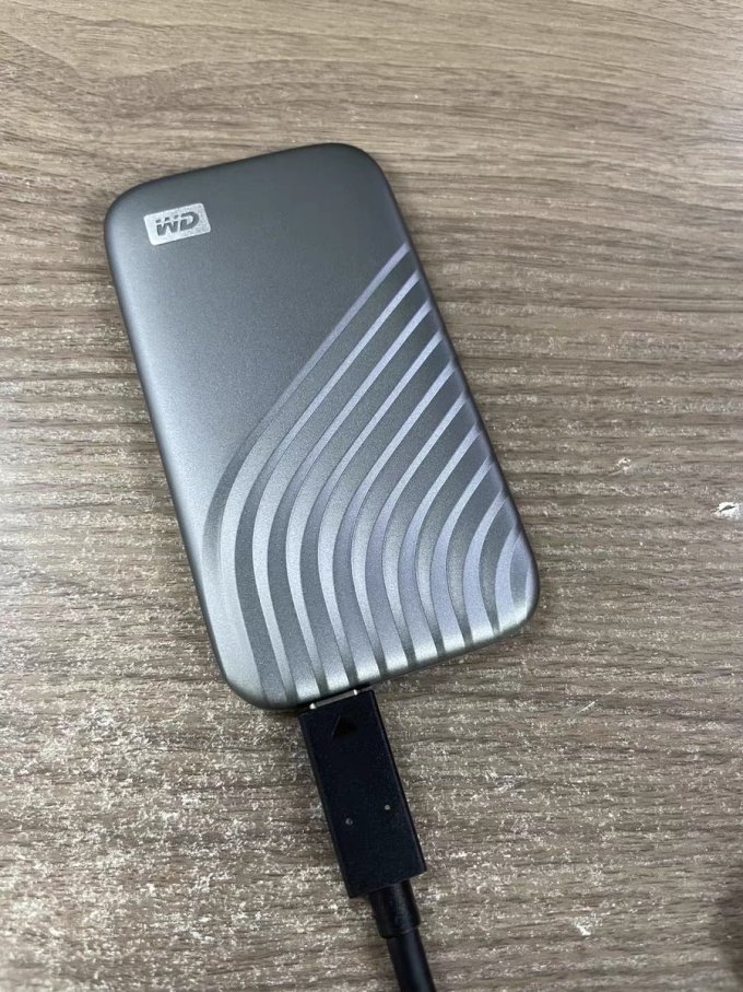 西部数据移动硬盘