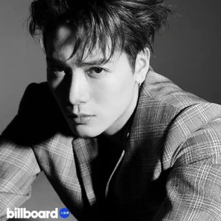 王嘉尔登Billboard中国首刊封面，学会这些穿搭技巧，175cm秒变185cm！