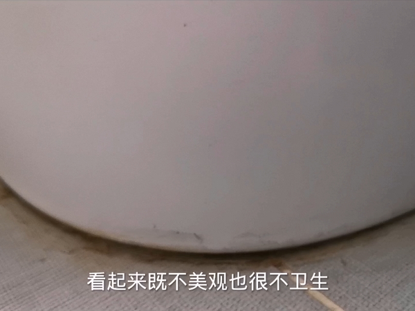 马桶底座发霉怎么办？教你正确方法