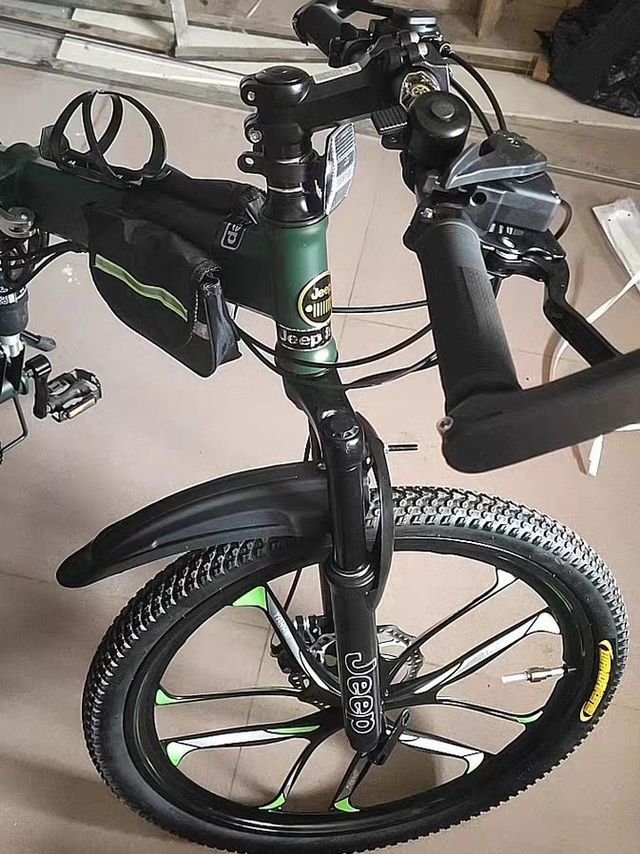 折叠自行车