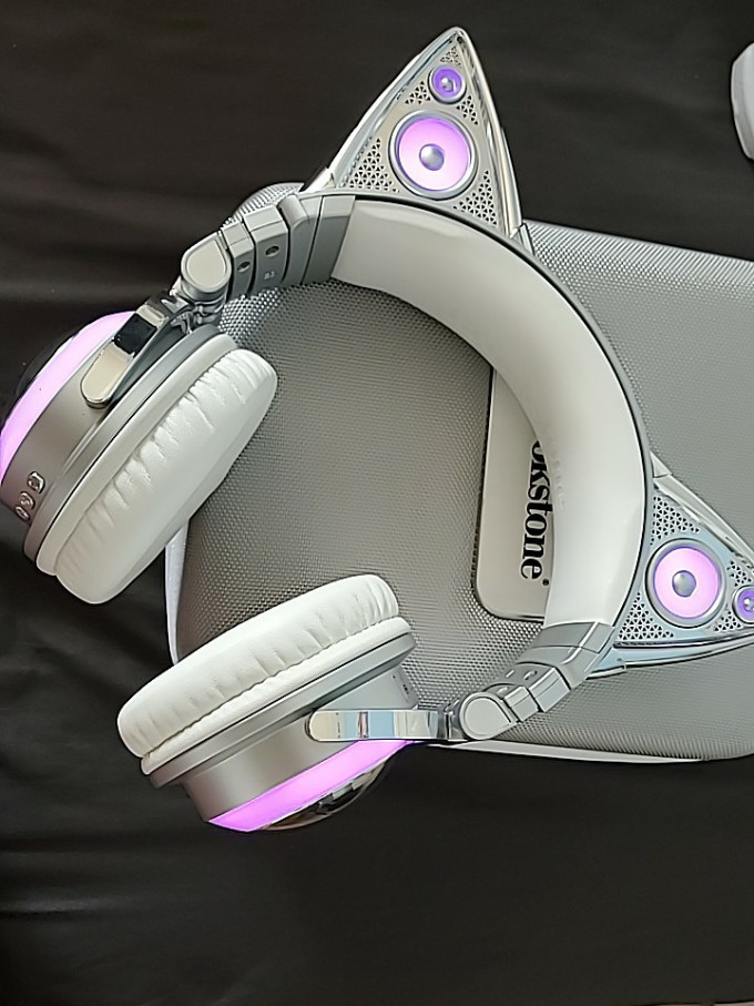 brookstone头戴式耳机怎么样 产品包装精致美观大气,目前用着.