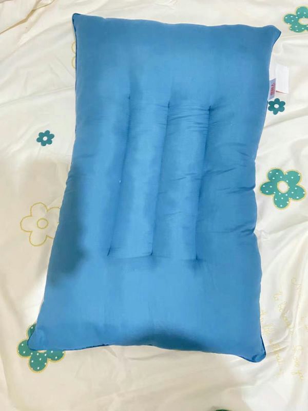 蓝色枕头