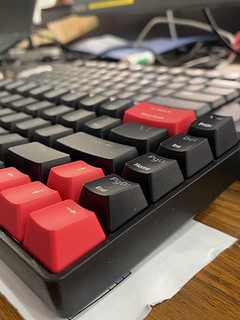 兼顾办公室环境与打字手感的双模机械键盘
