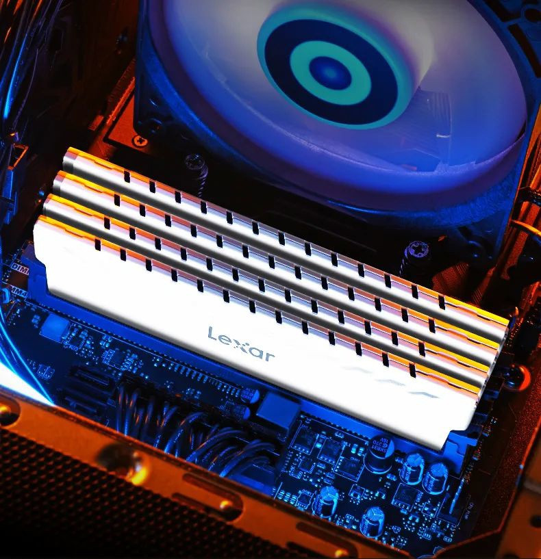 雷克沙 发布 雷神铠 OC DDR4 内存条，拒绝“光污染”，纯白机身