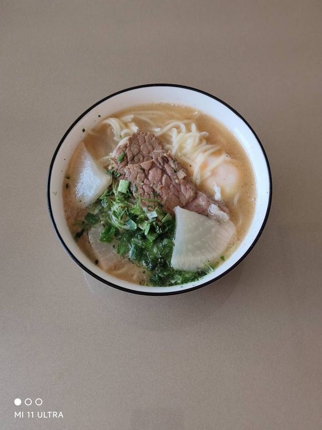 最卷的泡面非马子禄牛肉面莫属 料太足了