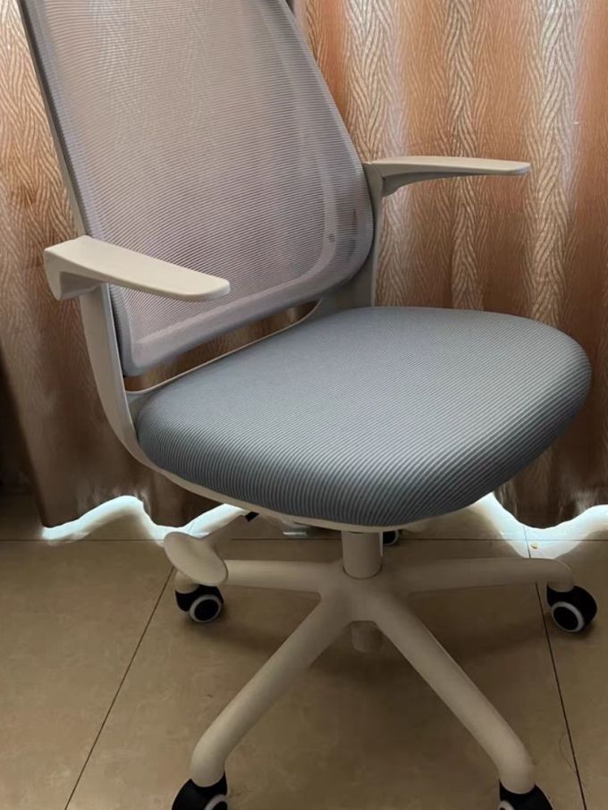 电脑椅