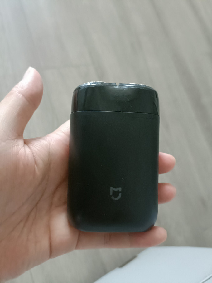 电动剃须刀