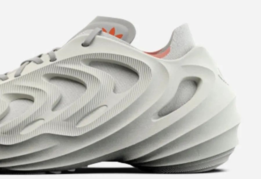adidas也要出“洞洞鞋”了！这造型怎么有点像椰子平替款？