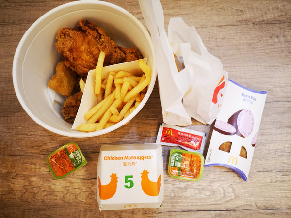 麦当劳缤纷小食桶，也是大口吃肉吧