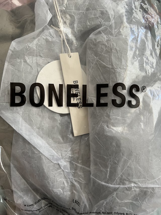 衣服上身超级好看很有质感颜色也很吸睛