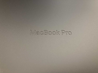 16英寸MacBook pro太重了。