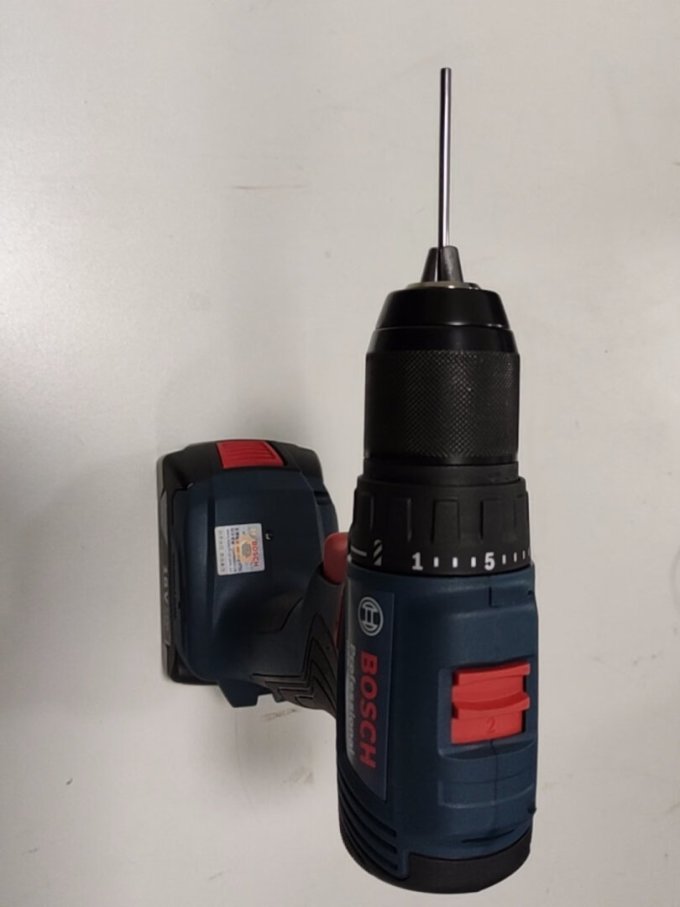 因为买的钻头批头还没回,特意找了一根光驱激光头导轨试了一下同心度