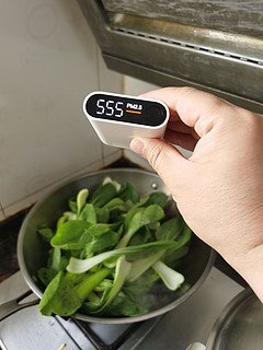 小米PM2.5检测仪伴您改善厨房空气质量