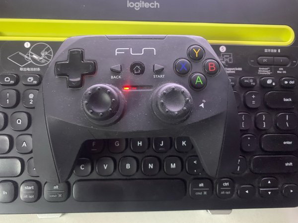 玩switch游戏也能用15元的蓝牙手柄