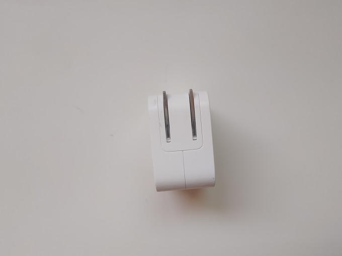 睿能宝充电器