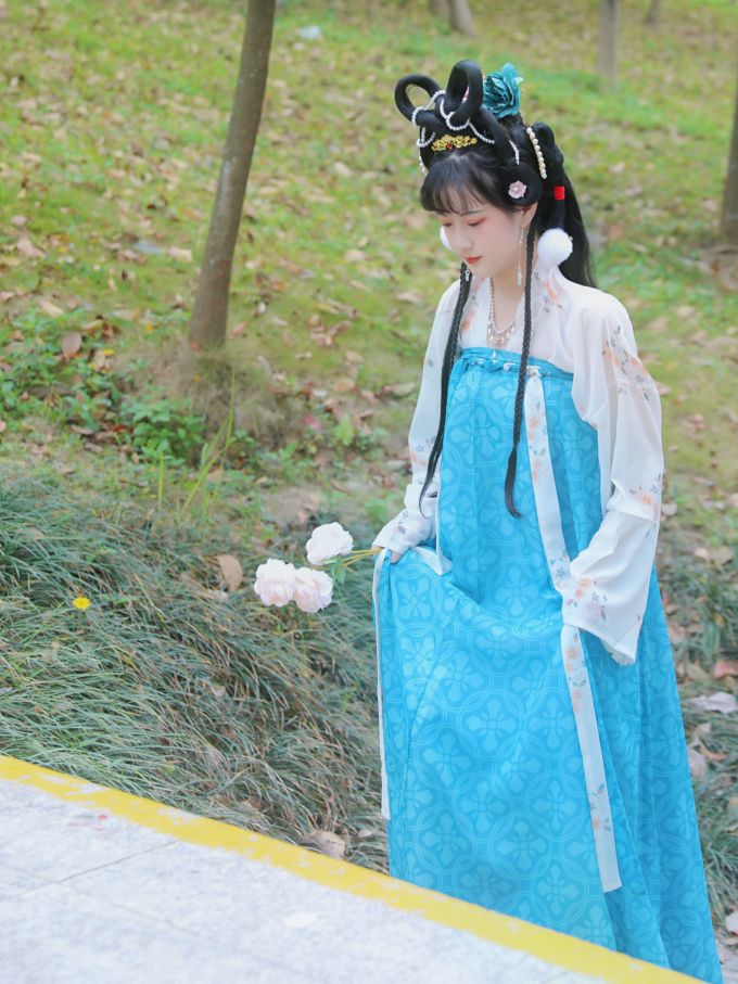 轻汉坊汉服