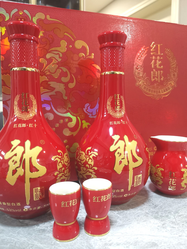 不输茅台 礼盒装红花郎是中秋送礼的王者