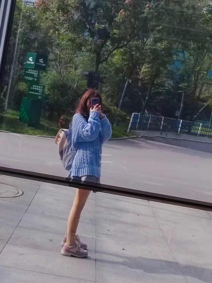 女士毛衣