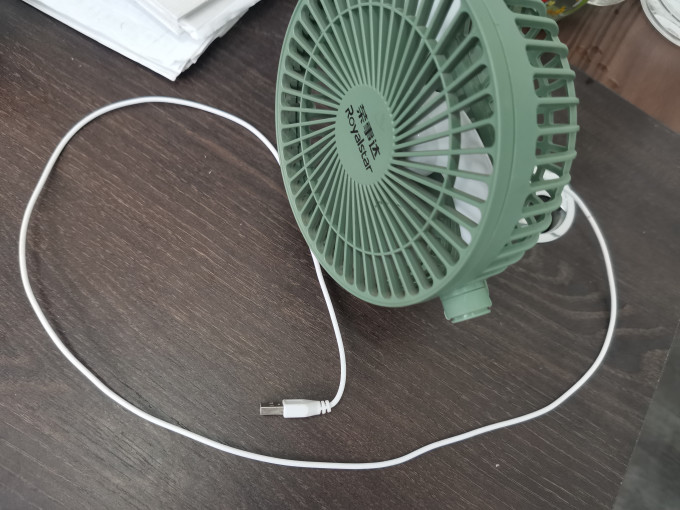 荣事达电风扇