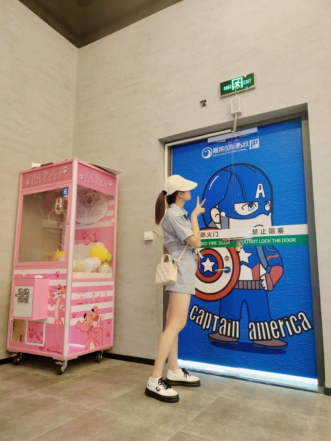 女士牛仔裤
