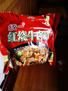 统一100红烧牛肉面