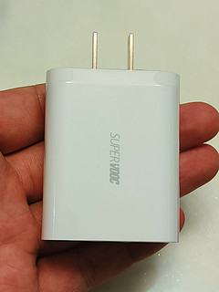 闲鱼70块钱收的oppo65w氮化镓充电器