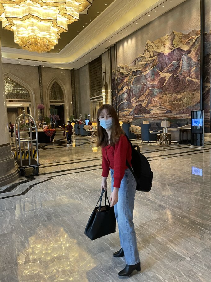 女士毛衣