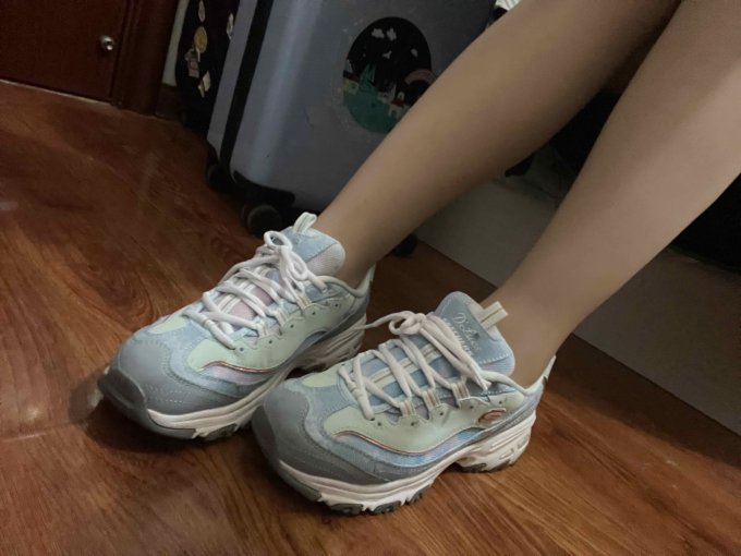 斯凯奇休闲运动鞋
