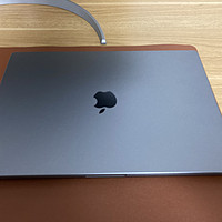 性能强大，但是很重的16英寸MacBook。