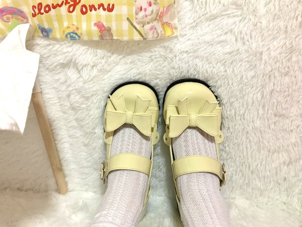 发现一双奶呼呼的小鞋子