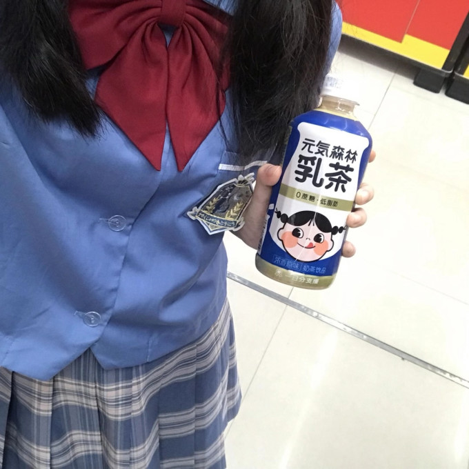 中牌裙装