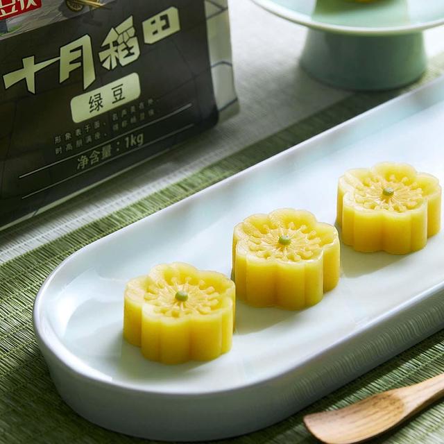 在家自制绿豆糕，甜而不腻，超快手不麻烦