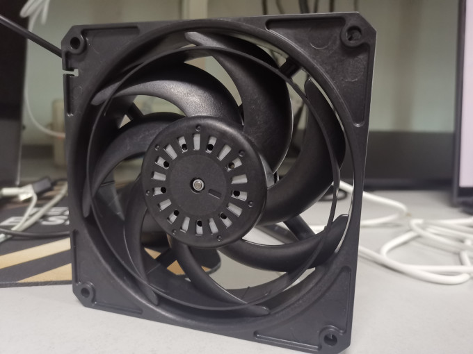 大镰刀gt3000 暴力台风散热器怎么样 温柔台风gt3600:造型独特的"台风