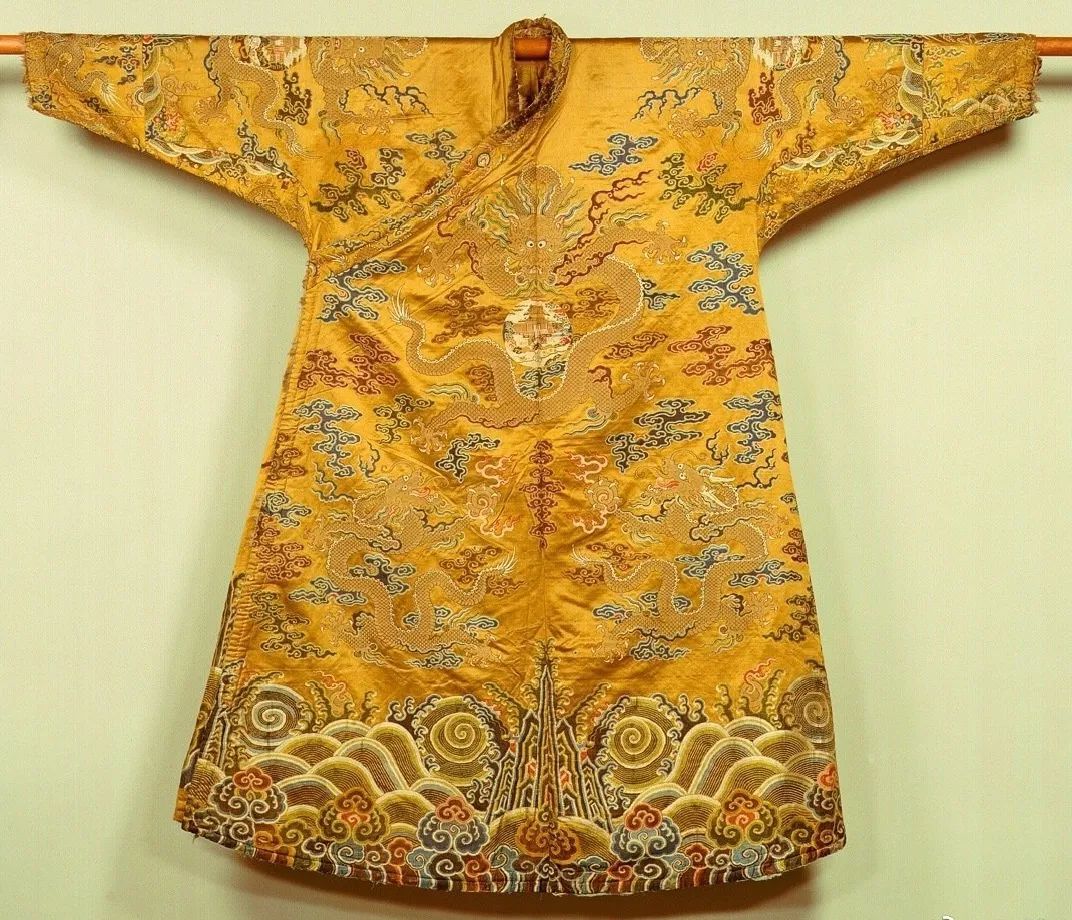 中秋节怎么度过最有仪式感？不如穿上汉服还原古人的节日风雅～