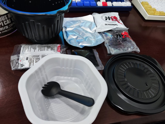 乱劈才方便食品