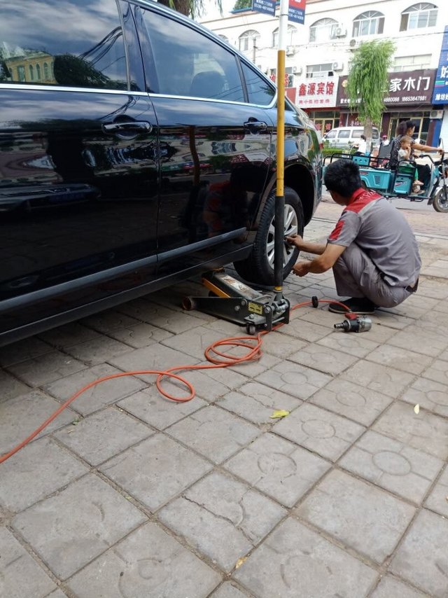 送货速度挺快的，到店安装也可以，包装再加