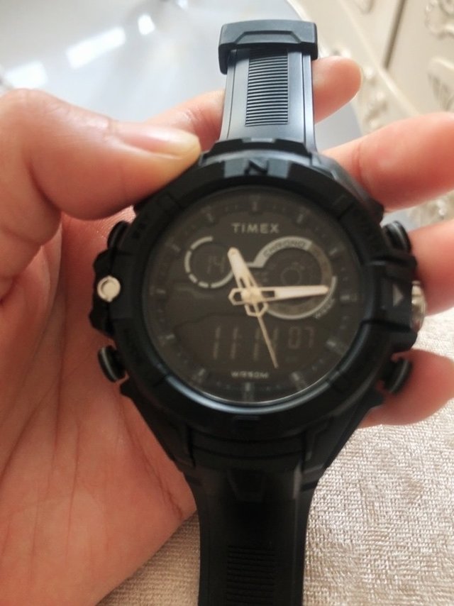 表带挺舒服的，比卡西欧的软一点，戴着舒服