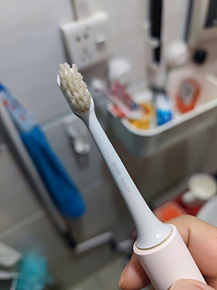 儿童电动牙刷也可以看看它，小米T200电动牙