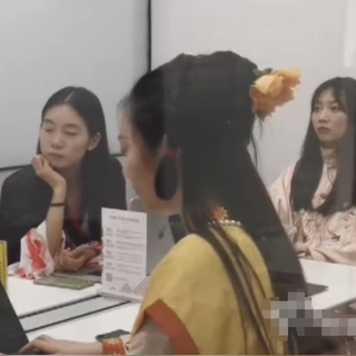 00后老板每月给员工发放汉服基金，鼓励员工穿汉服，只为了宣传汉文化～