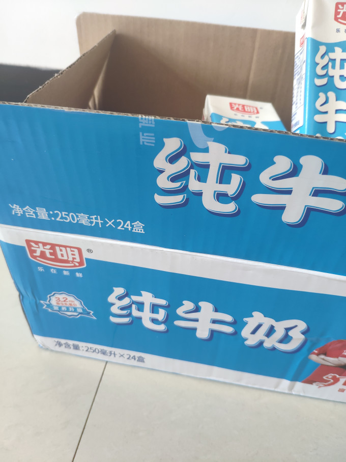 光明常温牛奶