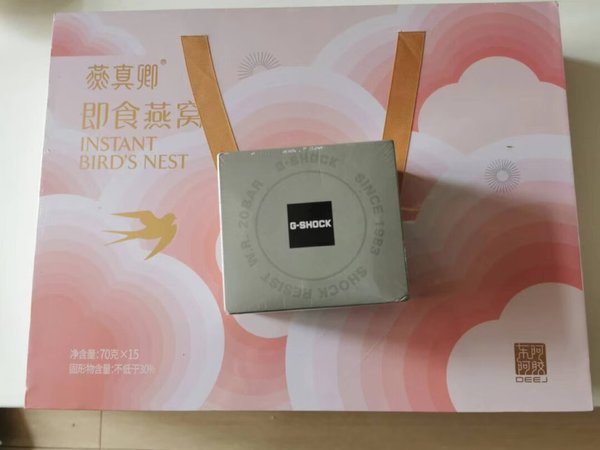 这是送给别人的礼物，对方非常喜欢，尤其是