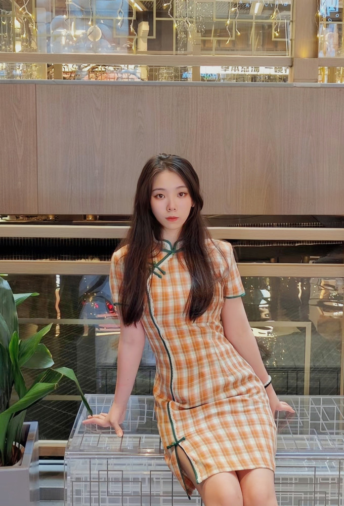戚薇特色女装
