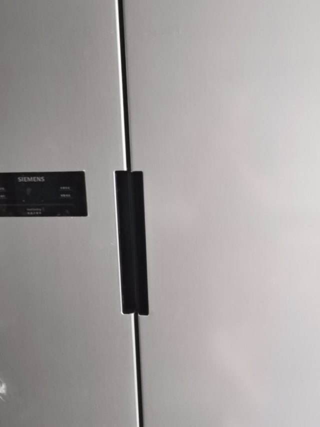 这款冰箱性价比高，空间很大，可以满足一家