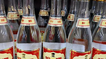 请客吃饭别“死要面子”！4种纯粮白酒，好喝不贵