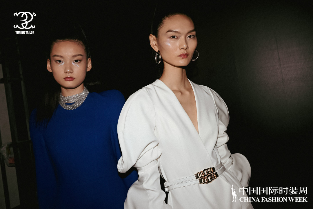 穿在身上的装置艺术，原来通勤装也可以很美，艺术源于生活，也终要回归于生活！